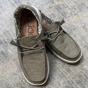 Hey Dude Wendy Women's Loafers - Chambray Sage Size 7 38